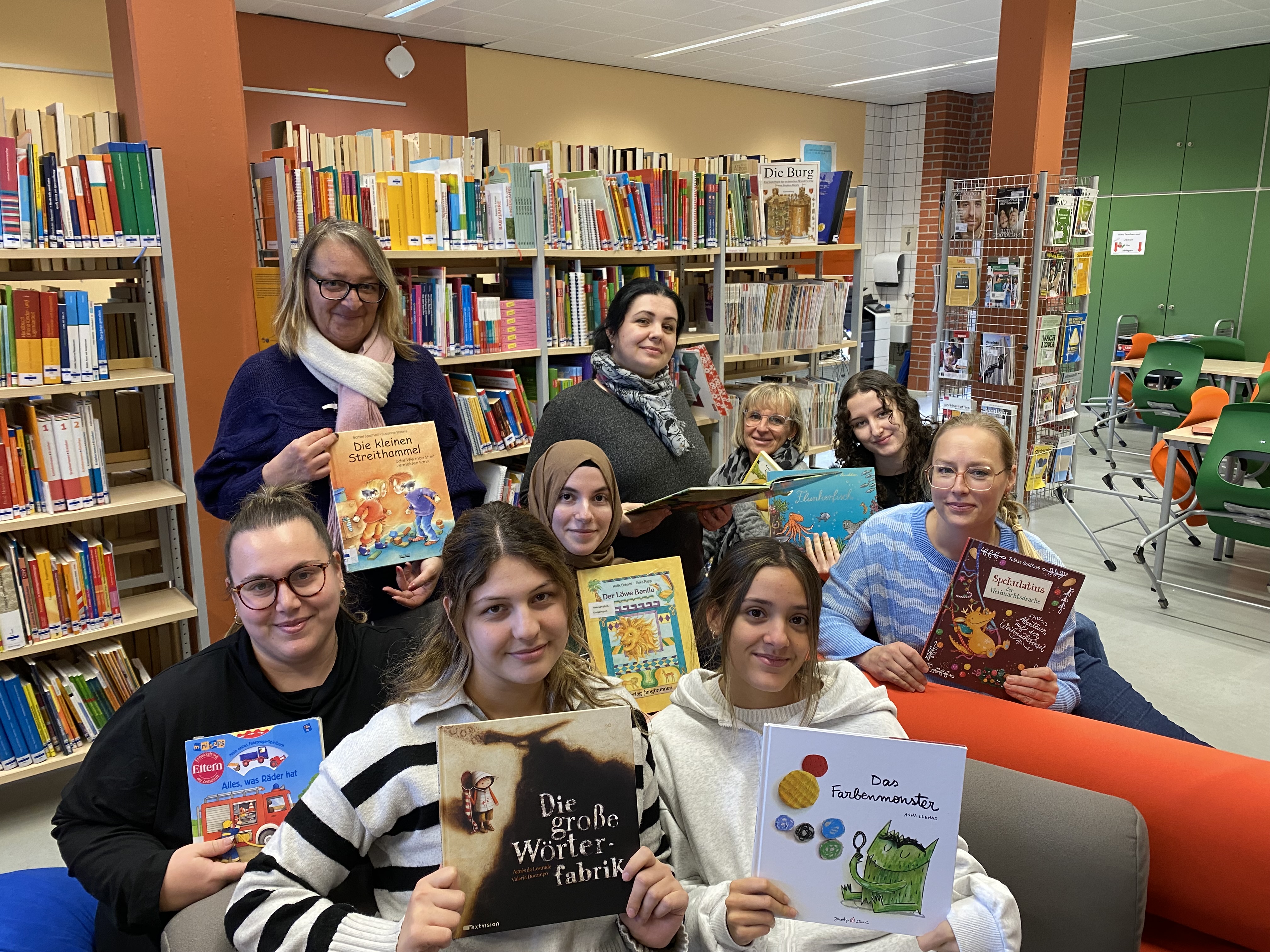 Bundesweiter Vorlesetag: Studierende der Fachschule Sozialpädagogik lesen Kindern vor